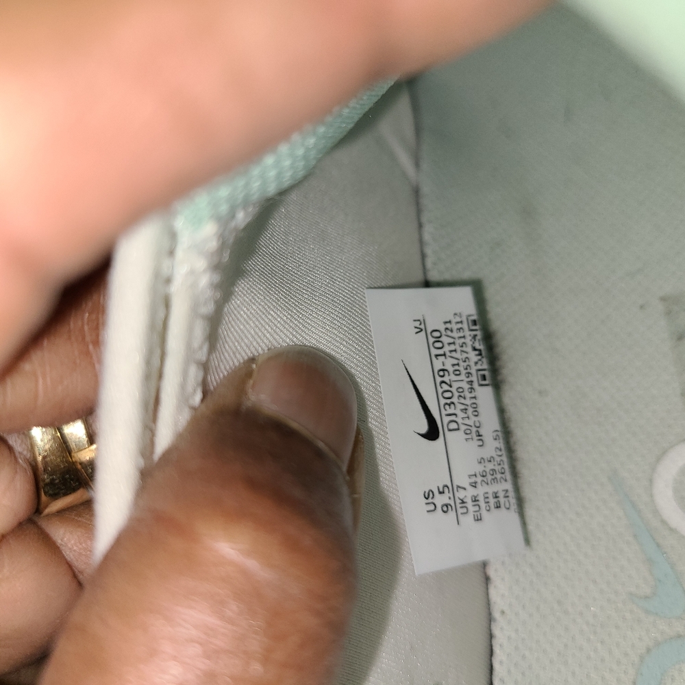 Nike 2090 - Picture 2 of 3